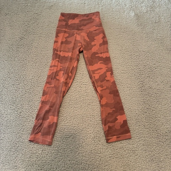lululemon athletica Pants - Lululemon Align Crop *21" Heritage 365 Camo Brier Rose Multi Size 2